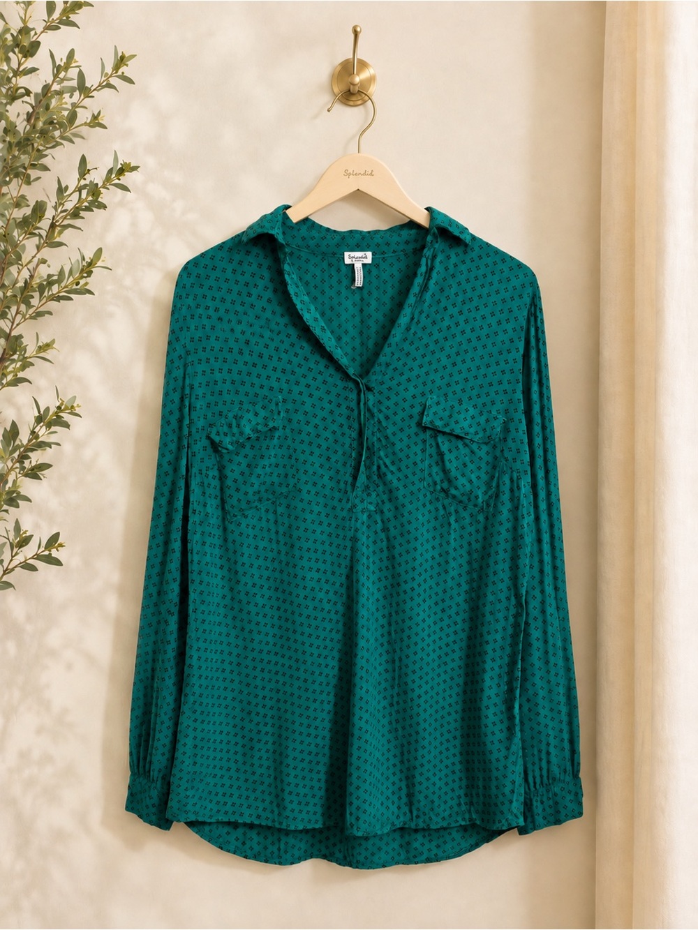 Splendid Diamond Dot Roll Tab Blouse Teal Black XS 100% Rayon